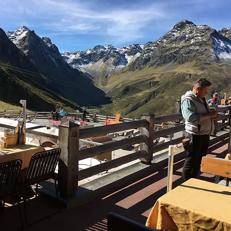 Laijola Aparthotel 3*