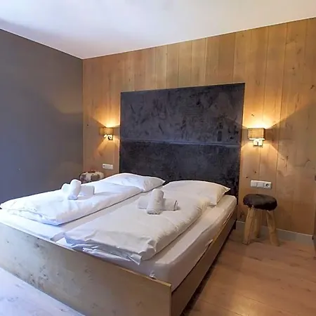 Laijola 3*